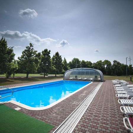 Hotel Ovit Кестели Екстериор снимка