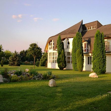 Hotel Ovit Кестели Екстериор снимка