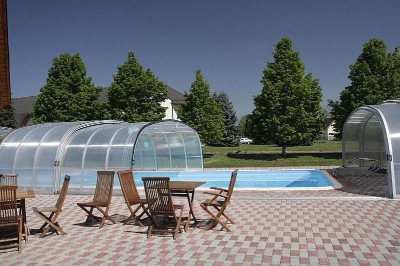 Hotel Ovit Кестели Екстериор снимка