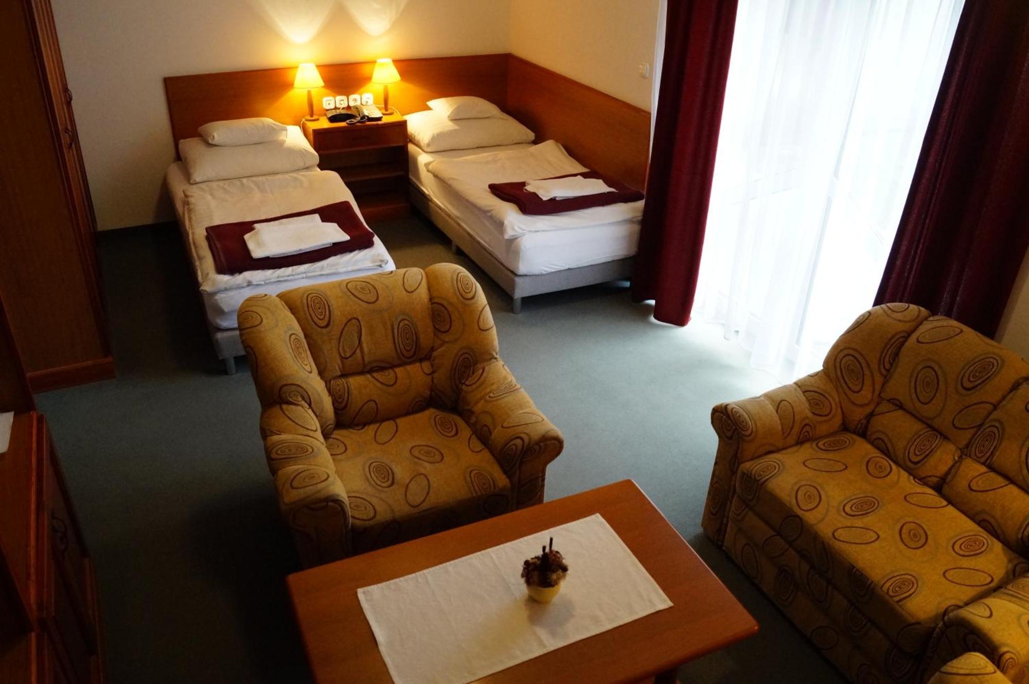 Hotel Ovit Кестели Екстериор снимка