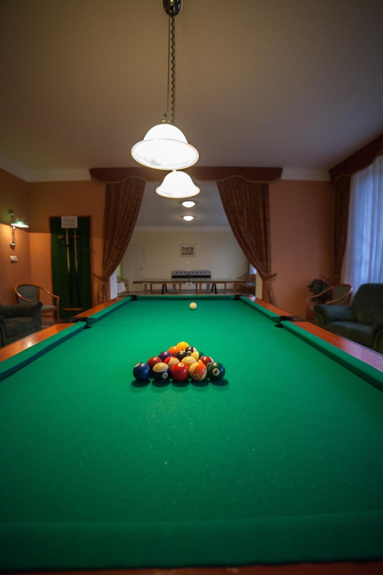 Hotel Ovit Кестели Екстериор снимка