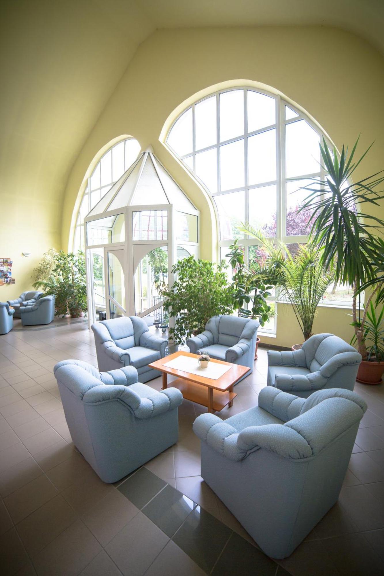 Hotel Ovit Кестели Екстериор снимка