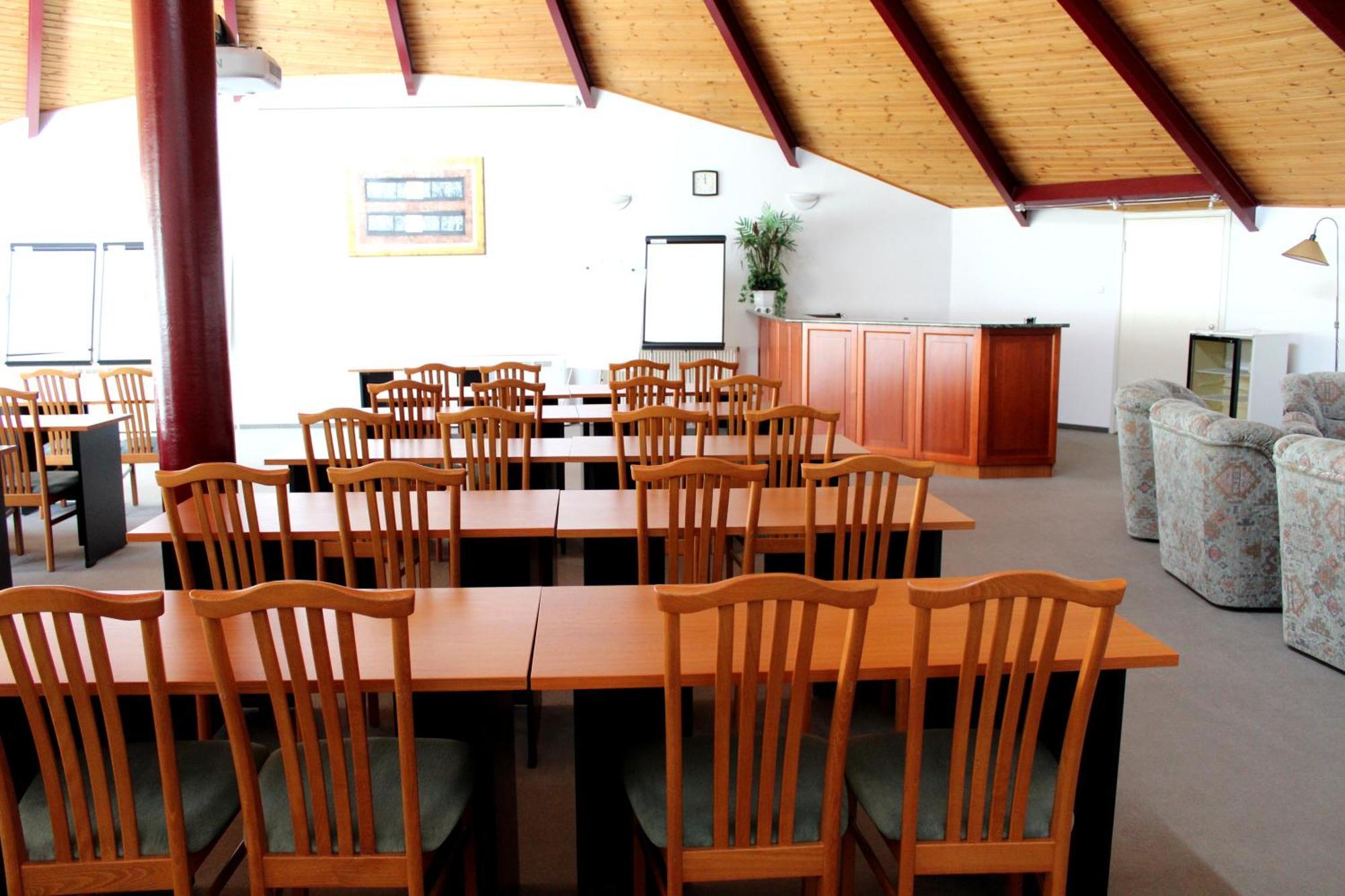 Hotel Ovit Кестели Екстериор снимка