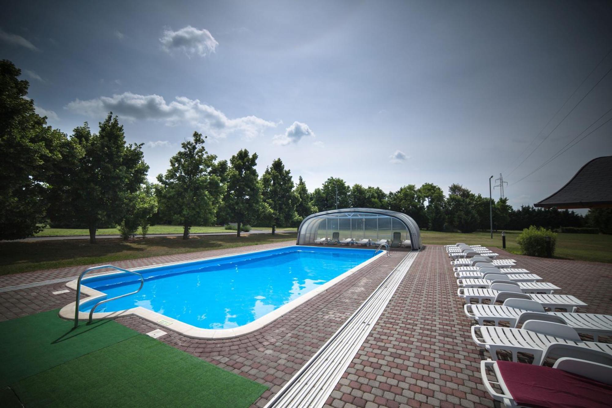 Hotel Ovit Кестели Екстериор снимка