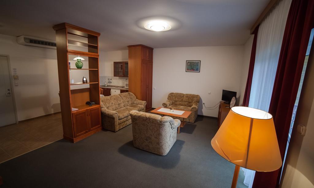 Hotel Ovit Кестели Екстериор снимка