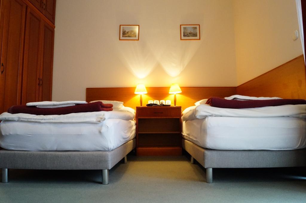 Hotel Ovit Кестели Екстериор снимка